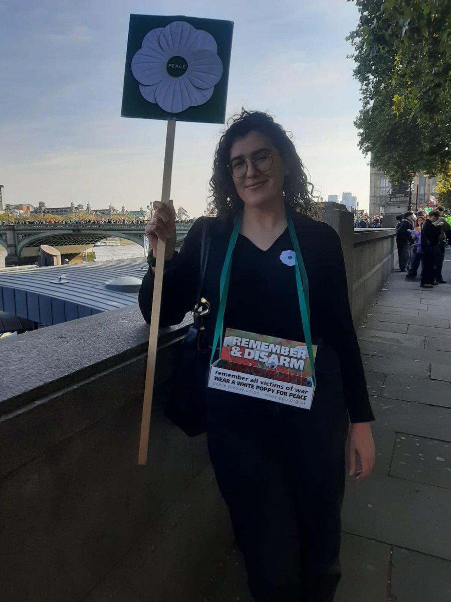 PPUtoday's tweet image. We joined 100s of thousands in London on Saturday calling for an end to the genocide &amp;amp; lasting peace in Gaza. PPU members shared #WhitePoppies, in remembrance of all victims of war

Get white poppies for your next demo or event shop.ppu.org.uk
#WhitePoppy #RememberThemAll