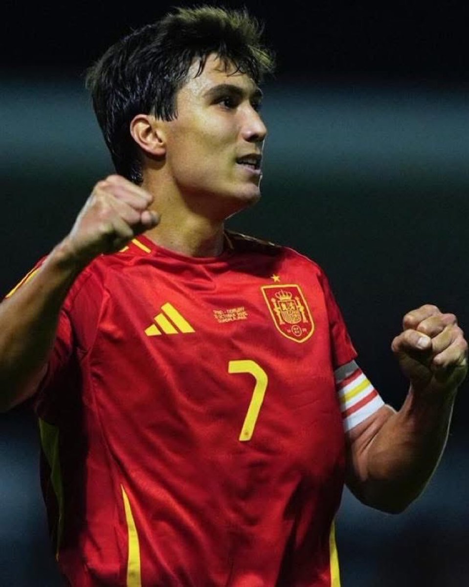 🚨 88th minute: Spain U-21 0 - 1 Finland U-21
🅰️ 89th minute: Gonzalo García assist
⚽️ 93rd minute: Gonzalo García goal
🇪🇸 FT: SPAIN U-21 WIN

CLUTCH GONZALO GARCÍA.