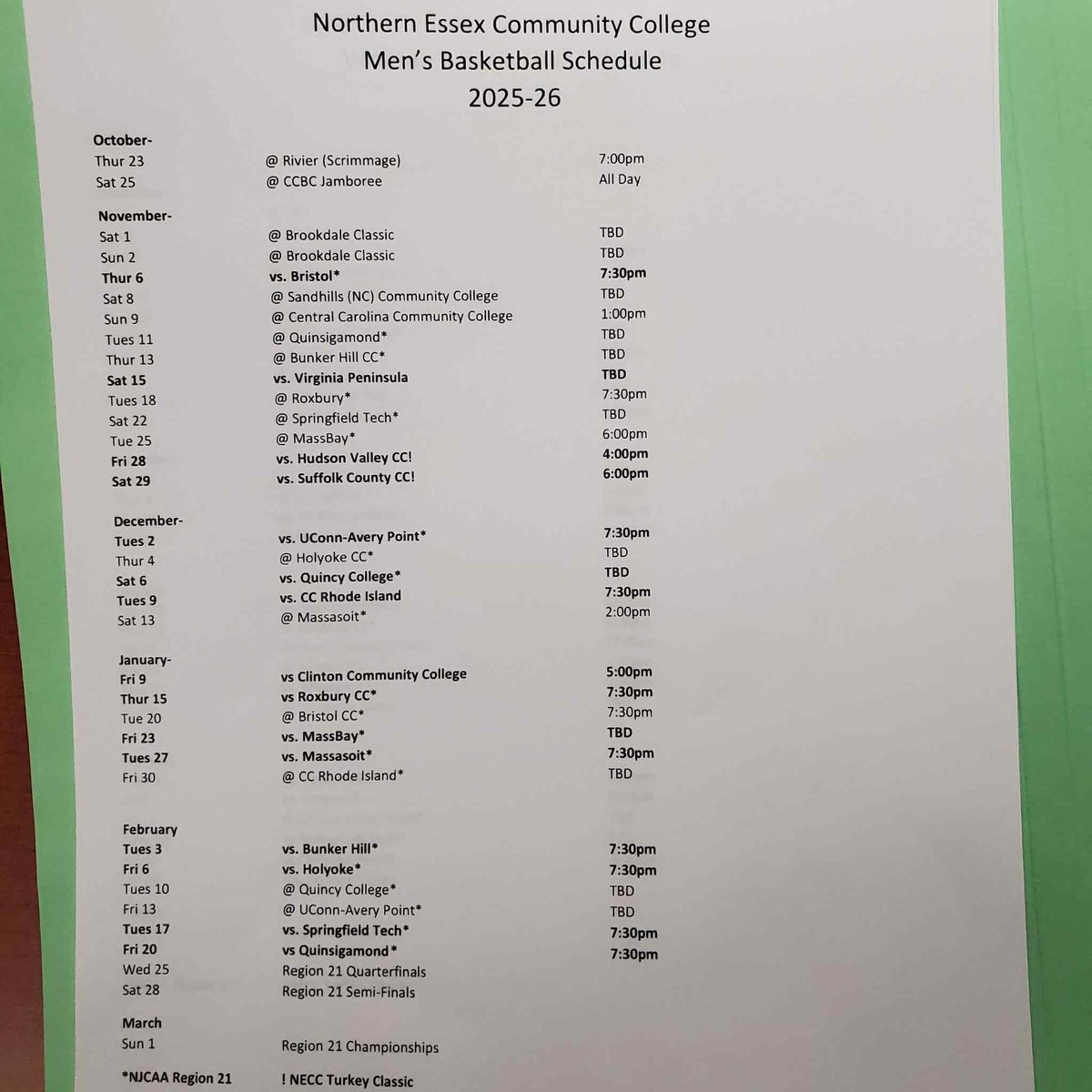 TheFutureHoops's tweet image. Attention College Coaches make sure you add this young man to your recruiting list! He’s a  lefty that can shoot it and handle the rock! He’s one of our own! I #Cosign 💯💯💯💯