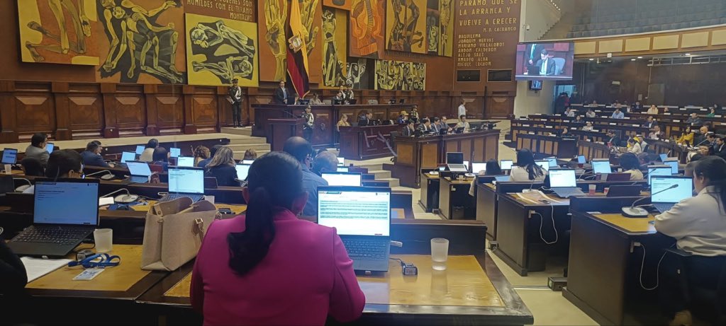 vtv_ecuador's tweet photo. #País: #Asamblea cierra el primer debate del proyecto de Ley para el Fortalecimiento a las Fuerzas📑🎙 #Armadas y #PolicíaNacional. Se dio paso al debate del proyecto de resolución para defender #Quito de manifestaciones violentas, propuesto por el oficialista Andrés #Castillo. https://t.co/qnRA2DmYmB