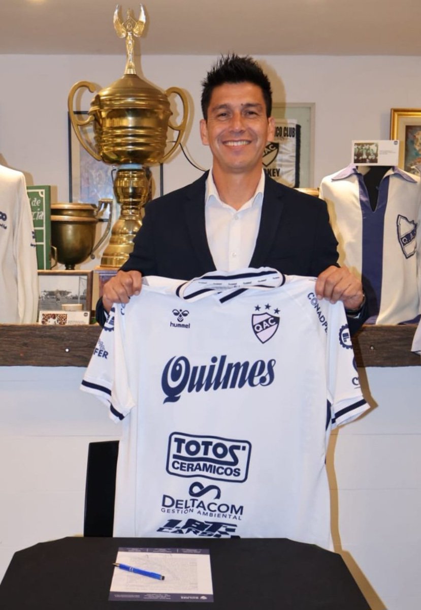 ✍🏻 𝐌𝐢𝐠𝐮𝐞𝐥 𝐄𝐝𝐮𝐚𝐫𝐝𝐨 𝐂𝐚𝐧𝐞𝐨 selló su vínculo con la institución como 𝐃𝐢𝐫𝐞𝐜𝐭𝐨𝐫 𝐃𝐞𝐩𝐨𝐫𝐭𝐢𝐯𝐨. 

Como jugador, fue pieza clave en los ascensos a primera división del 2010 y 2012.

¡Bienvenido a casa, Chino! 🏠🇫🇮