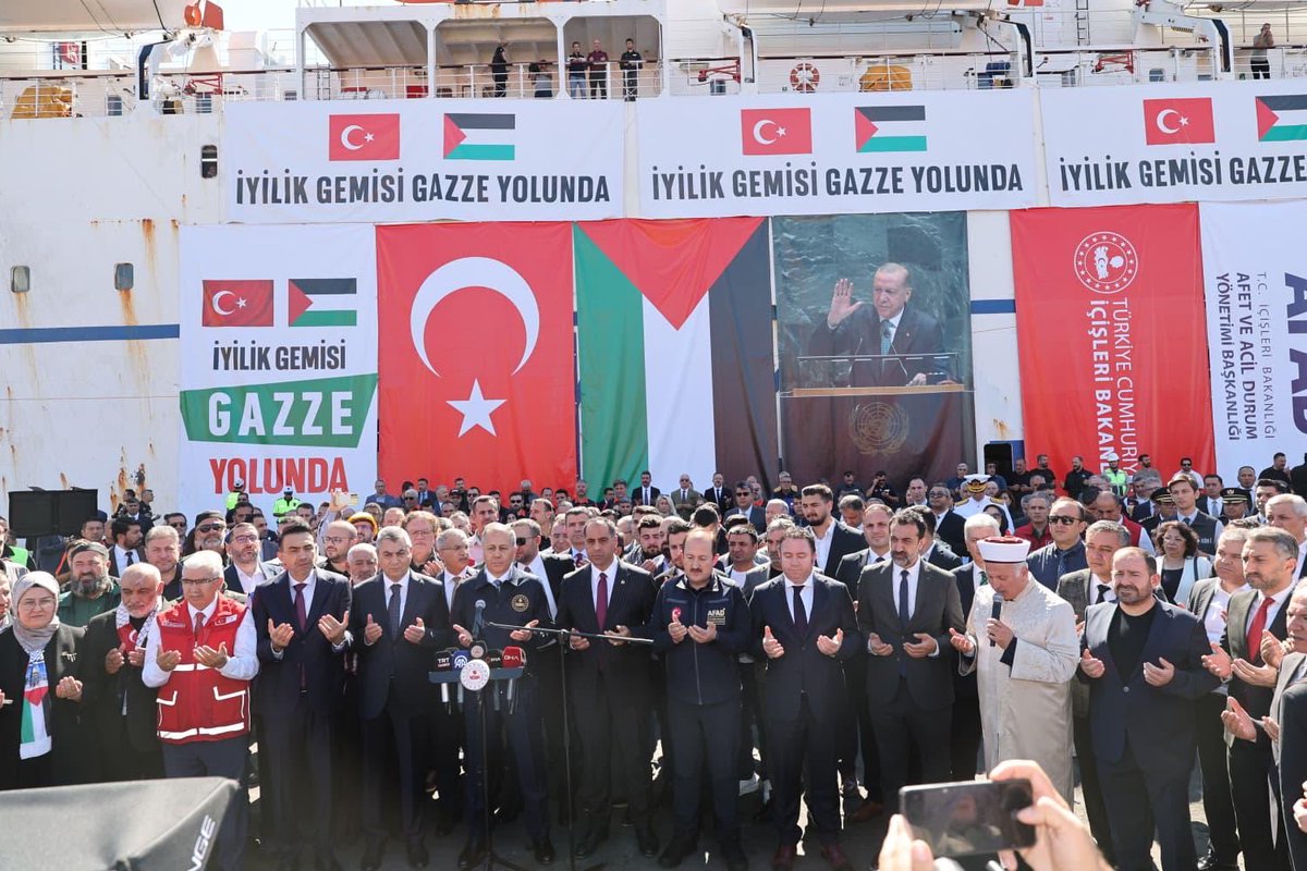📌 17. İyilik Gemisi Gazze Yolunda
📍Mersin Limanı

🇹🇷🇵🇸
Türkiye’miz, #AFAD Başkanlığımızın koordinasyonunda ilgili bütün kurumlar, sivil toplum kuruluşları ve aziz Milletimizin destekleri ile Filistin'de, tüm dünyanın gözü önünde yaşanan insanlık krizine, mezalime kayıtsız