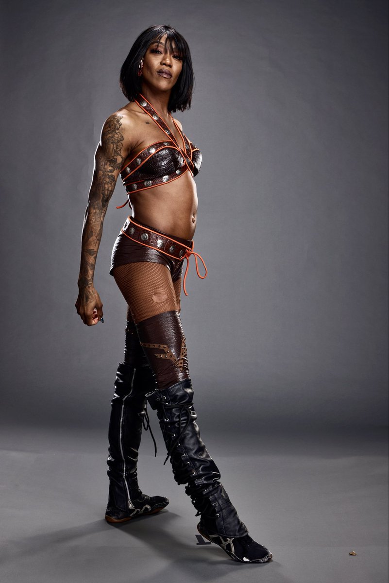 VIX_CROW's tweet photo. There’s an event TONIGHT. #1 Contender Battle Royal @WWENXT, haven’t you heard?
Heavens! I can see us we taking one of your NXT championships to TNA ….
#victoria #tnaknockout
#magicball
#Aliciafox https://t.co/DBcpGd3KCz