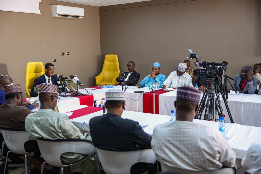 𝐓𝐨𝐮𝐫𝐧𝐞́𝐞 𝐍𝐚𝐭𝐢𝐨𝐧𝐚𝐥𝐞 𝐝𝐞 𝐕𝐚𝐥𝐨𝐫𝐢𝐬𝐚𝐭𝐢𝐨𝐧 𝐝𝐮 𝐏𝐚𝐭𝐫𝐢𝐦𝐨𝐢𝐧𝐞 𝐓𝐨𝐮𝐫𝐢𝐬𝐭𝐢𝐪𝐮𝐞, 𝐂𝐮𝐥𝐭𝐮𝐫𝐞𝐥 𝐞𝐭 𝐀𝐫𝐭𝐢𝐬𝐚𝐧𝐚𝐥 – 𝐒𝐞𝐧𝐬𝐢𝐛𝐢𝐥𝐢𝐬𝐚𝐭𝐢𝐨𝐧 𝐚̀ 𝐥𝐚 𝐂𝐢𝐭𝐨𝐲𝐞𝐧𝐧𝐞𝐭𝐞́ 𝐞𝐭 𝐚𝐮 𝐕𝐢𝐯𝐫𝐞-𝐄𝐧𝐬𝐞𝐦𝐛𝐥𝐞

𝑬𝒏𝒔𝒆𝒎𝒃𝒍𝒆,