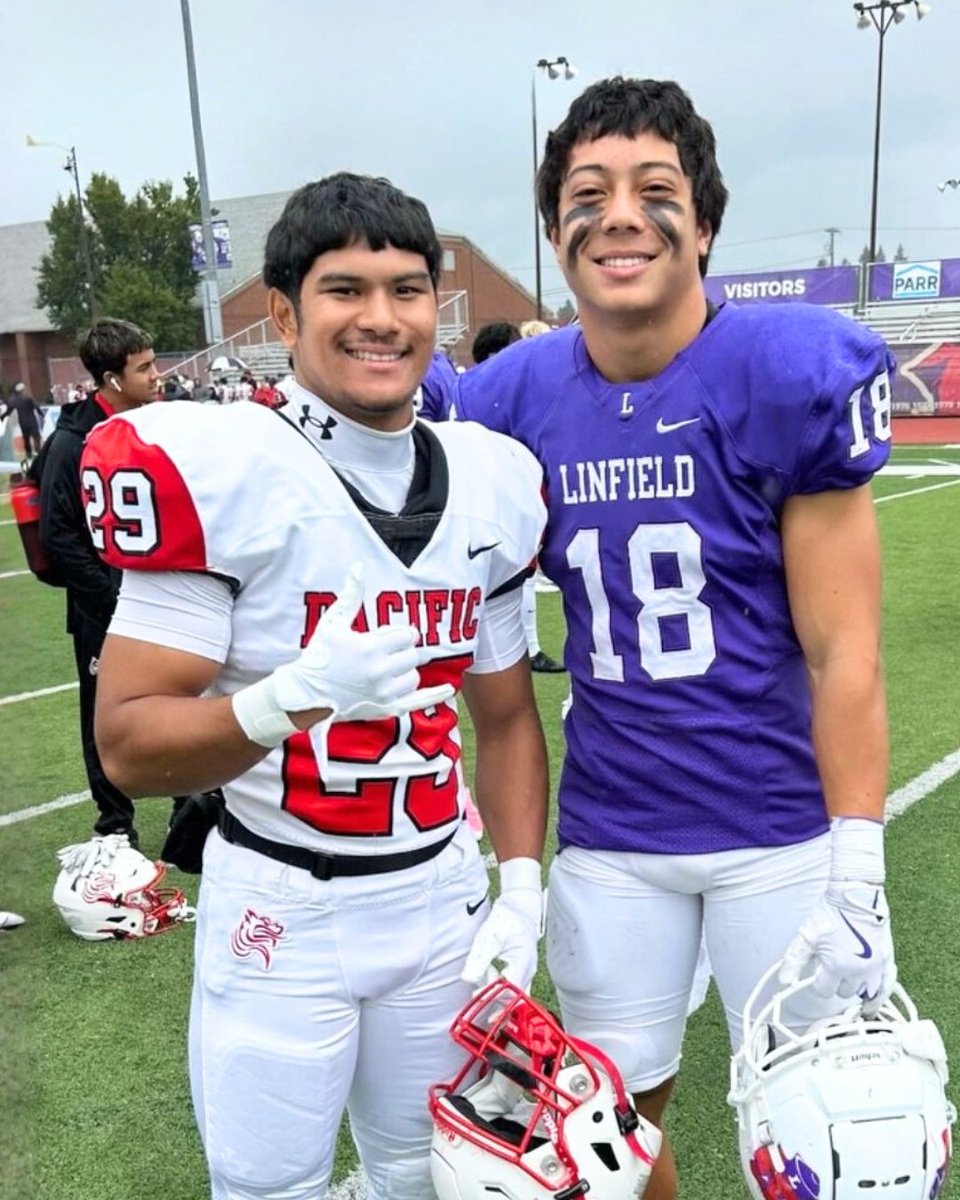 ESPNHonolulu's tweet photo. Former Buff ’n Blue teammates Nelson Aau and Iloa Kaio battled it out on Saturday, with Linfield securing a 23–6 homecoming win.
#808AtTheNextLevel https://t.co/XNgJcTt80C