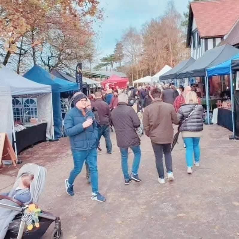 Save the dates! 🎅
Christmas Markets 🎁🛍
Blakemere Village CW8 2EB 📍 
Over 45+ Stalls 🛍🎁
<a href="/visitblakemere/">Blakemere Village</a> 
#christmasmarkets #cheshire