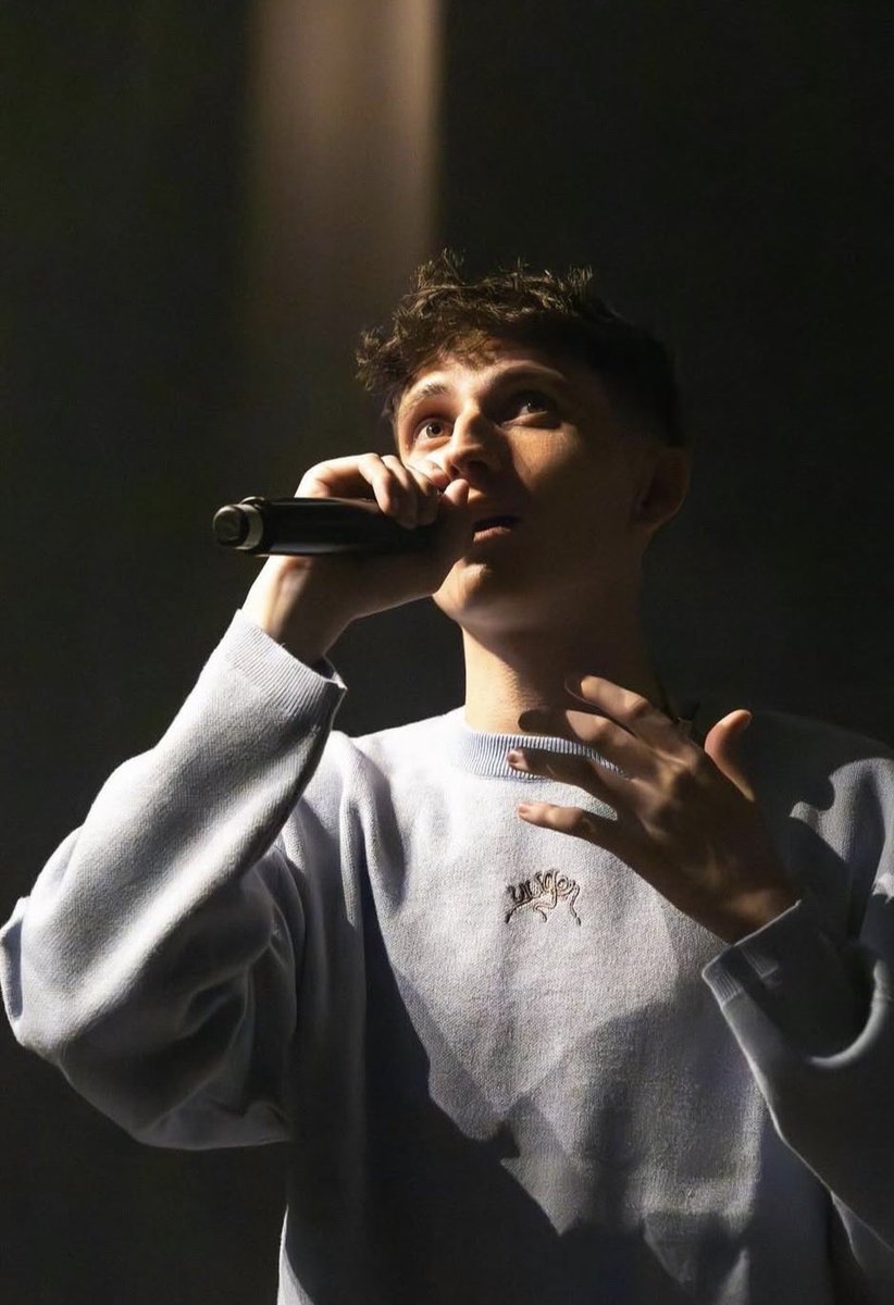 Deux univers, deux styles… lequel vous fait le plus vibrer ?

👍 Ulysse
❤️ Victorien

À vos réactions ! 👇

#StarAcademy