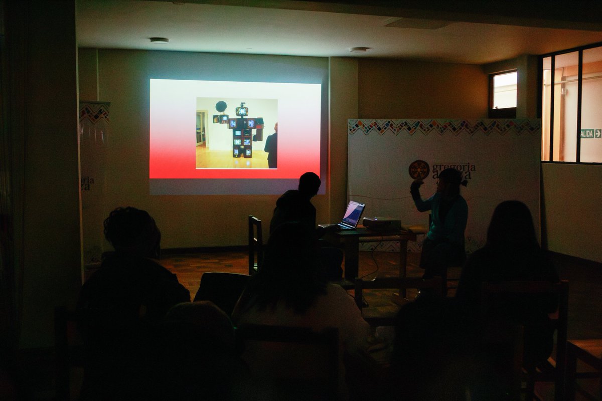 🎥💜 Dimos inicio al Taller de Videoarte Feminista, un espacio para explorar nuestra memoria colectiva y creatividad desde una perspectiva feminista y colectiva.

Con el apoyo de <a href="/AFD_es/">Agence française de développement Amérique Latine</a>

#VideoarteFeminista #AutoconcienciaFeminista #ArteQueResiste #GregoriaApaza