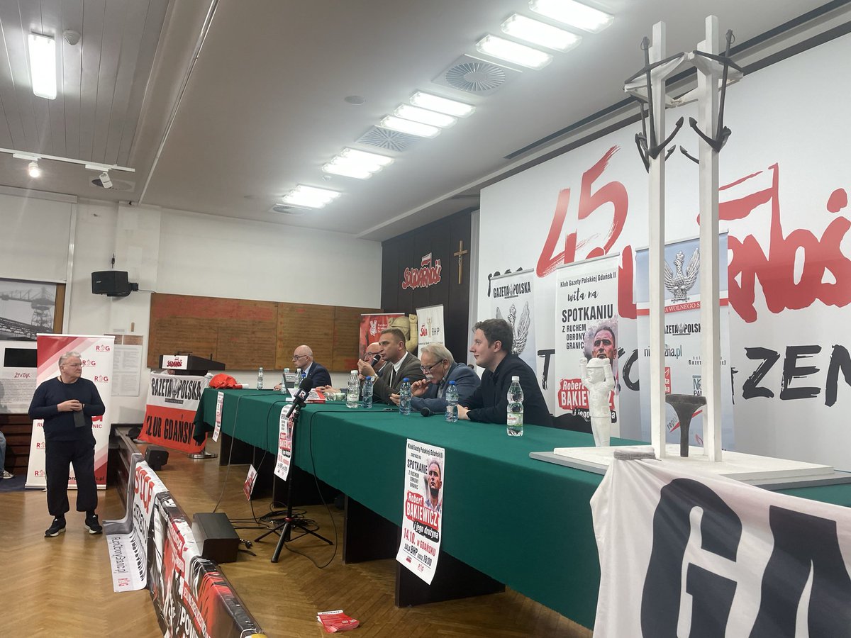 Spotkanie z <a href="/RBakiewicz/">Robert Bąkiewicz</a> w Gdańsku.

Dobra rozmowa o 🇵🇱 patriotyzmie i polityce Narodowej.