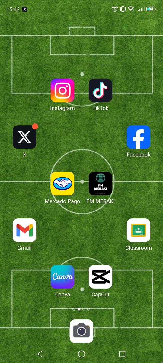 DamianChicho's tweet photo. ¿Sos futbolero? ¿Qué tan futbolero? 
Mi fondo de pantalla con las apps que más uso. 
4-4-2

¡A ver los suyos! https://t.co/gP04POSjHL