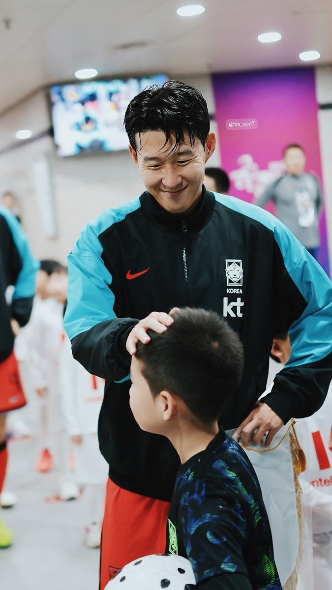 너가주는행복은달라
그러니오래오래
대한민국캡틴해주라
조금만더우리곁에있어줘.