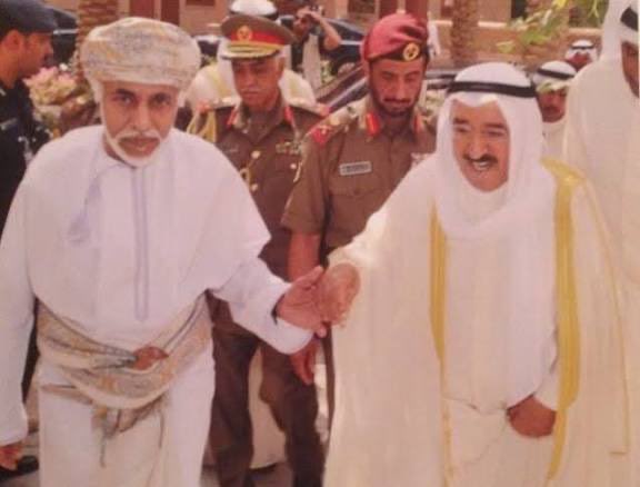 التاريخ لا يتغير ثابت كالبنيان المرصوص 

ليست علاقة دول فحسب 
ولكنها علاقة وفاء وحب و إخلاص وثقة ممتدة على مدى التاريخ بين قيادتي البلدين وشعوبهما 
🇰🇼 ♥️ 🇴🇲
#سلطنة_عمان 
#الكويت 
#مشعل_الأحمد_الجابر_الصباح 
#هيثم_بن_طارق_المعظم 
#قابوس_بن_سعيد 
#صباح_الاحمد