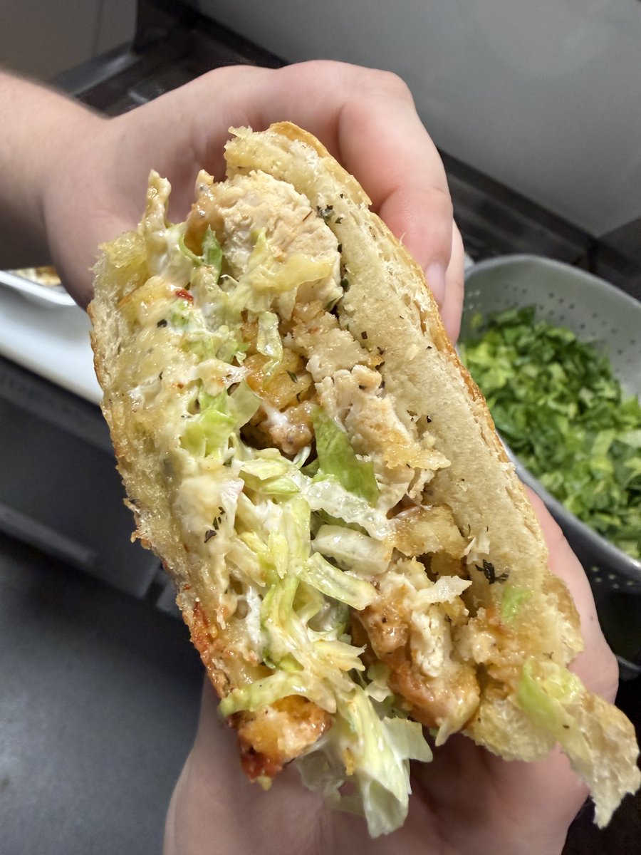 JeffsPizza_Ames's tweet image. Things we do when we’re hungry for Chicken Tenders…but are also feeling a delicious sandwich…

We get creative and make a bomb spicy chicken sandwich for ourselves!

#EmployeeFood #FoodExperiments