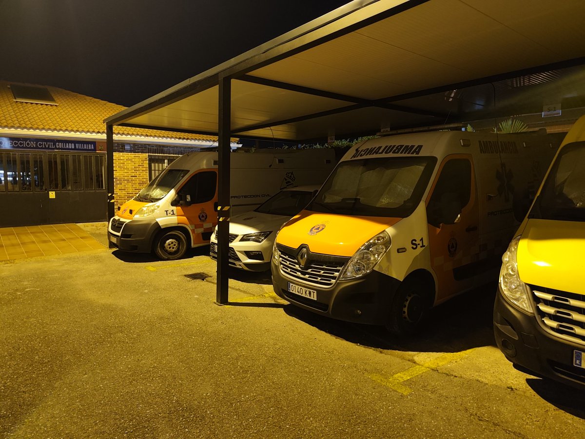 Se ha procedido a la instalación de un techado el viernes pasado en la zona de estacionamiento de los vehículos del servicio, con cargo a remanente de tesorería.

✅ Mejor conservación de los vehículos ante la meteorología (Sol, granizo, nieve, heladas...).

✅ Mayor