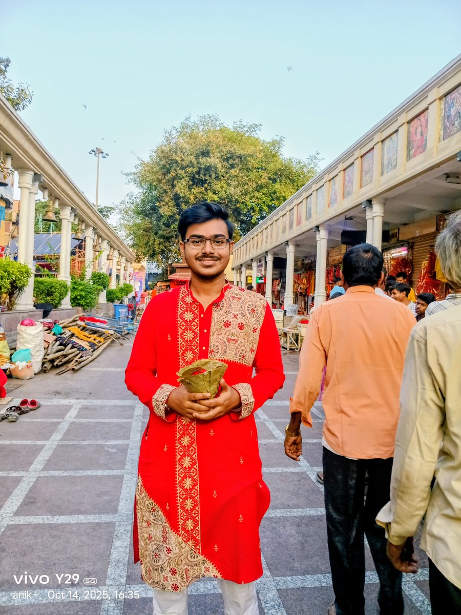 Offered prayers to Goddess Kali at Kali Ghat for the welfare of the universe 🌺🙏