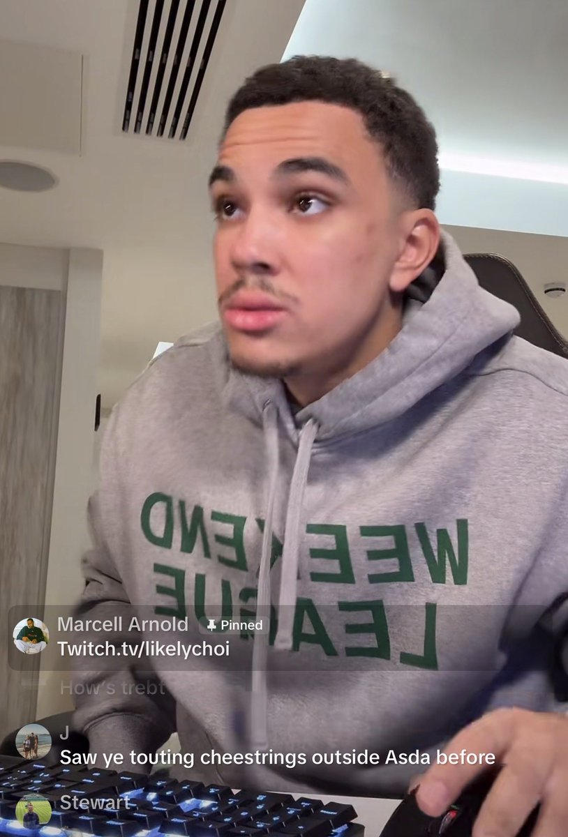 itsmilliejones's tweet image. touting cheesestrings 😭😭😭😭