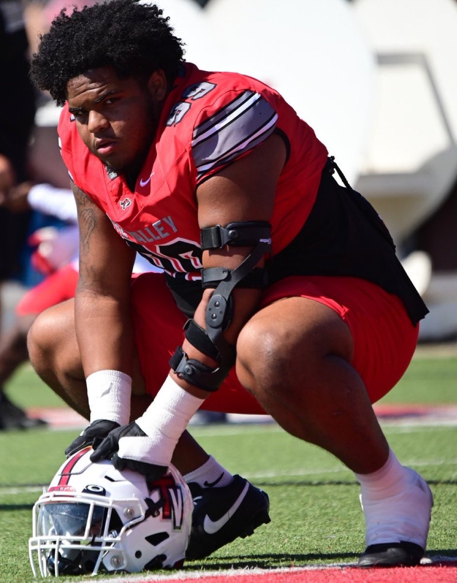 Jussiah Ali <a href="/AliJussiah/">Jussiah “Da’fear” Ali</a> <a href="/TVCCFOOTBALL/">TVCC FOOTBALL</a> recorded 33 tckls + 5 TFLs + 5 Sacks n 6 games