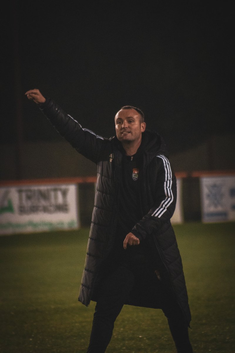 LordswoodAFC's tweet photo. Gaffer. 👊 https://t.co/QZMKxcCnKn
