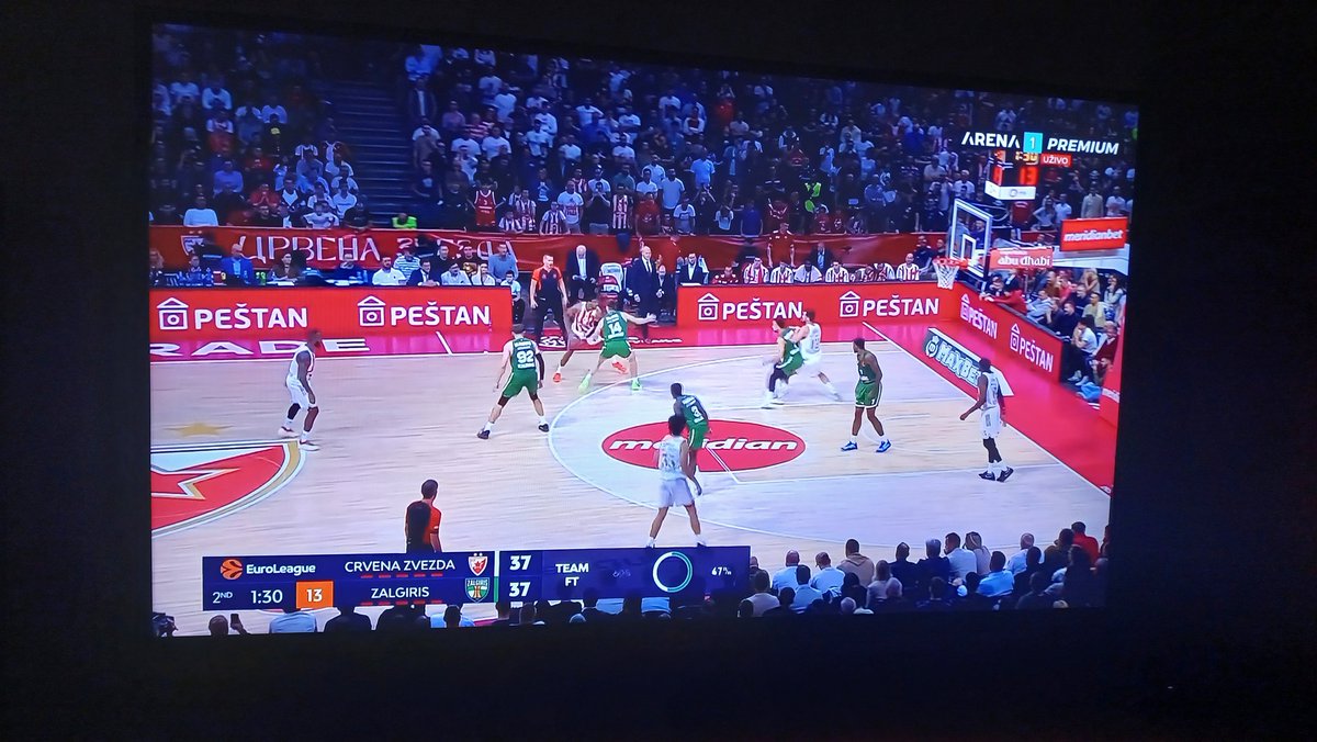 Los arbitraje de la #EuroLiga    dan asco y los arbitros son unos hijos de la grandisima puta.
Se tenía que decir y se ha dicho. 
Me dais asco y pena, hijos de puta.