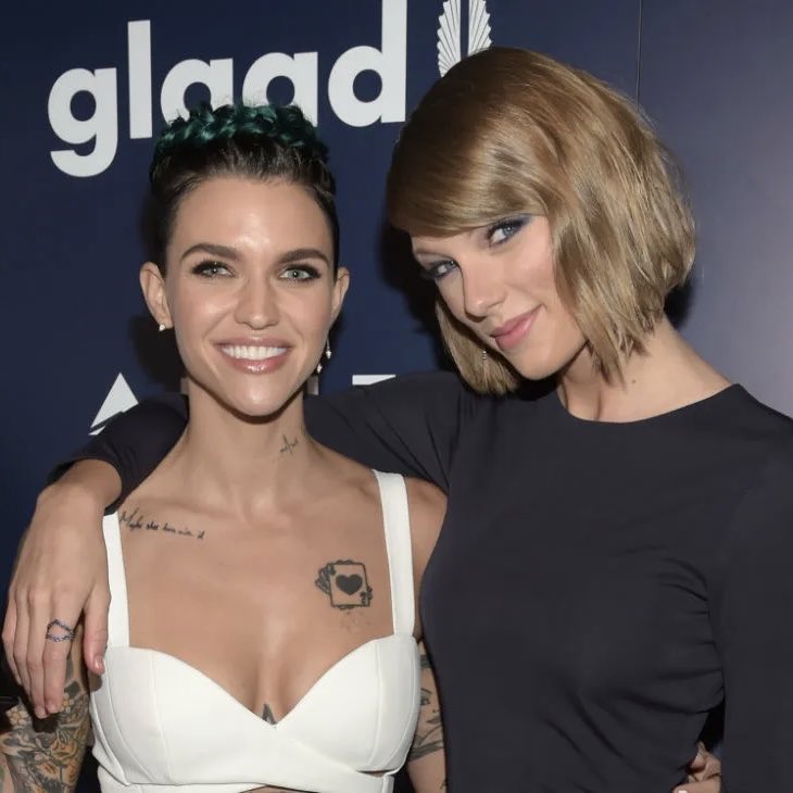 PopCrave's tweet image. Ruby Rose defends Taylor Swift following MAGA allegations:
โAs someone who has spent many nights discussing the world, social injustice and life, with The Show Girl herself. I refuse to say her name in the same sentence as the hate groupโฆโ