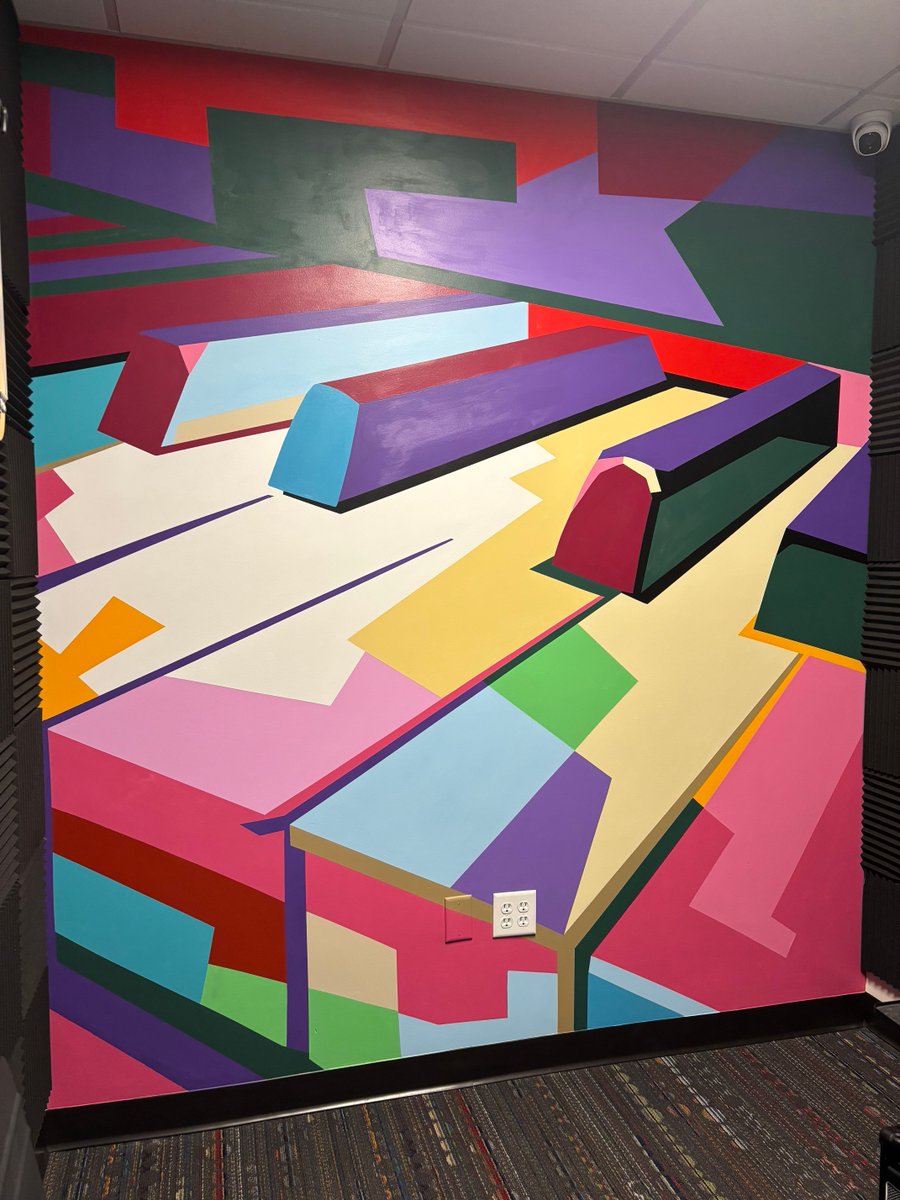 Littleton_music's tweet image. Come visit our school, any age is welcome! Each studio has its very own mural! You can schedule a tour and meet our lovely staff! Just give us a call or text! 🎶🎸🥁
 #SchoolTour #MuralArt