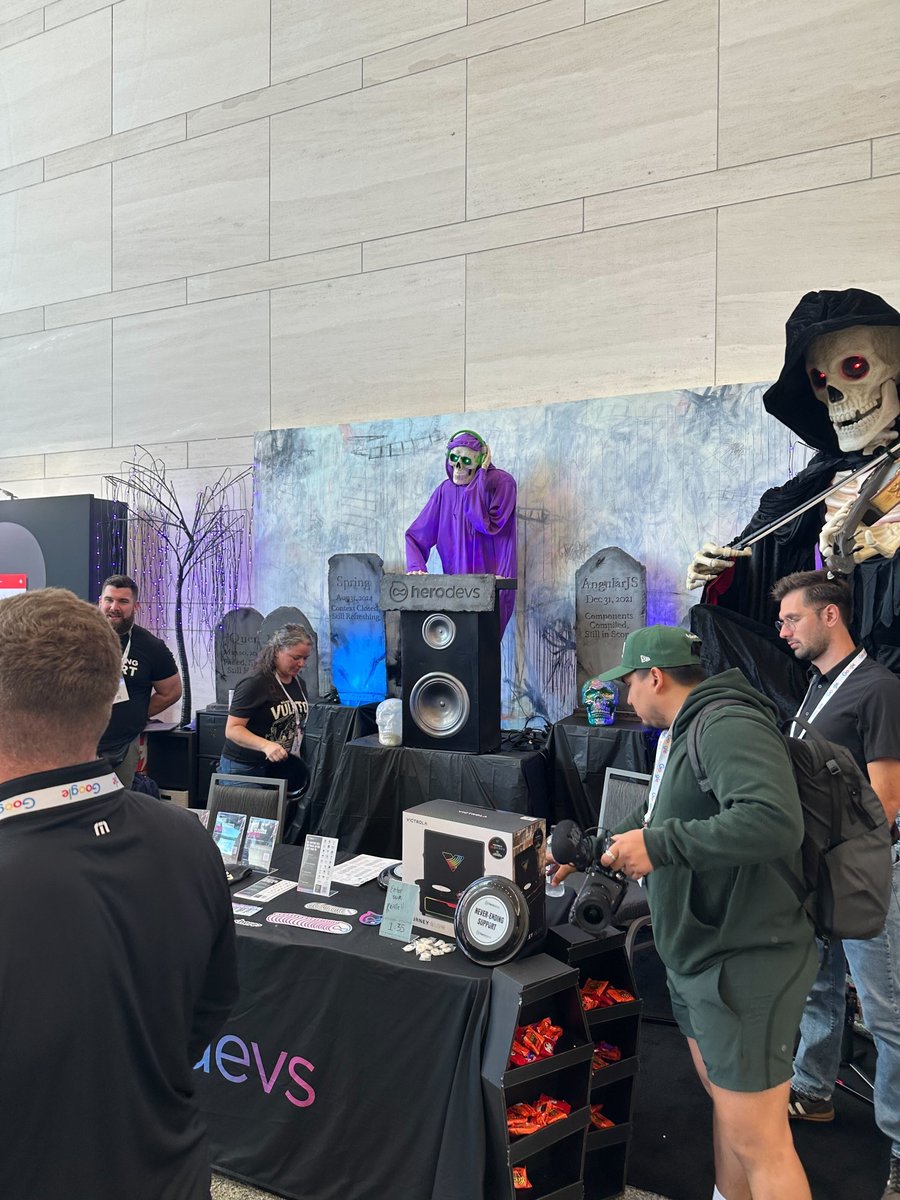 webdevstudios's tweet image. Last day here at @AllThingsOpen 😎
Only good vibes here in Raleigh, NC!
#AllThingsOpen #ATO2025 #RaleighNC #WebDevStudios