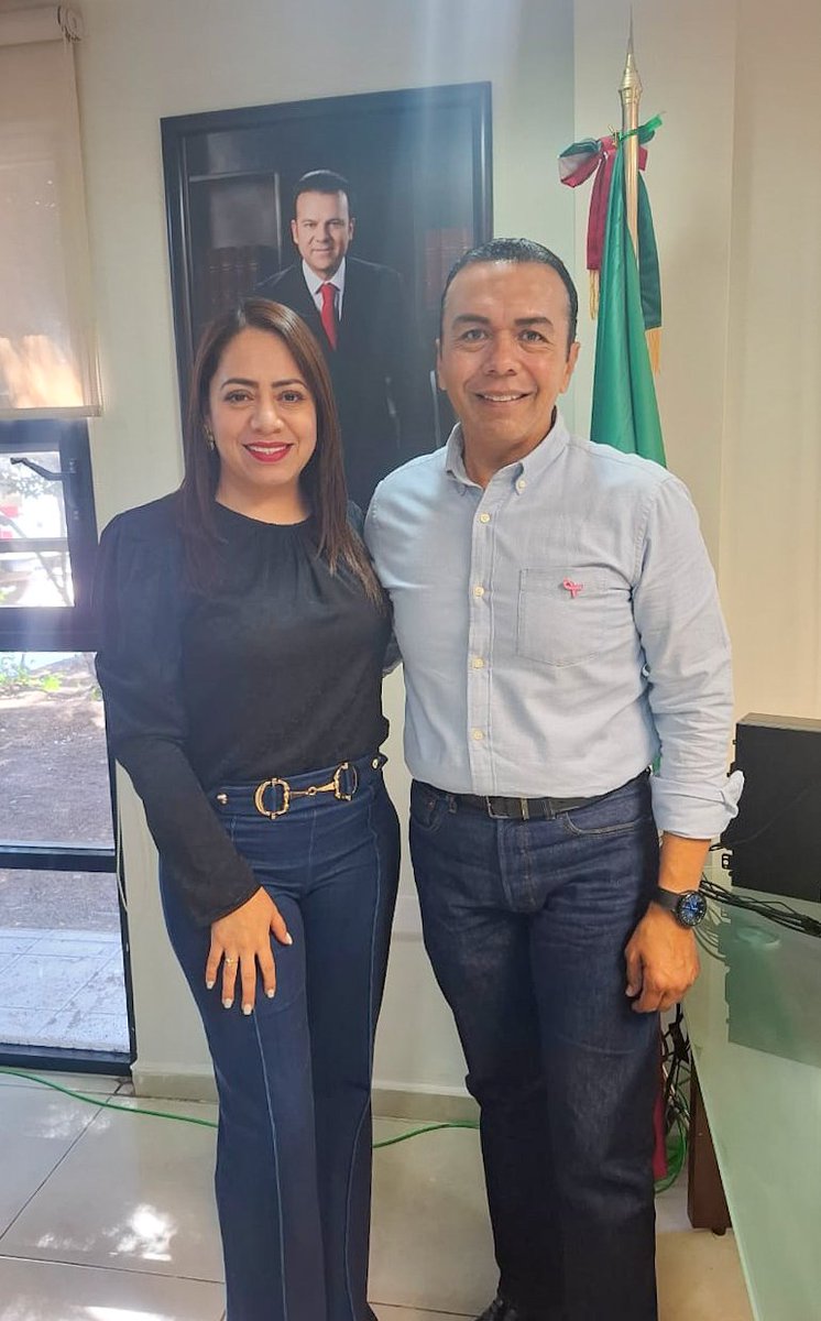 Saludé con aprecio y gratitud a <a href="/DAVIDPAYANGRO/">David Payán</a>, Srio. de la <a href="/SEBISED_/">SEBISED</a>, por su compromiso y disposición para seguir trabajando juntos por el bienestar de las familias duranguenses.

Con colaboración, sensibilidad y visión compartida, los resultados llegan a donde más se necesitan.