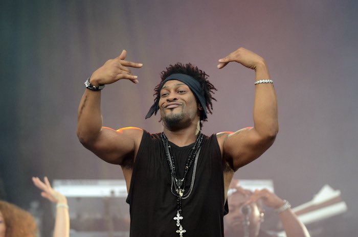 RIP D’Angelo 

I always loved this photo because he looked like he was saying “bring that ass over” 

Made in America, Philadelphia 2012