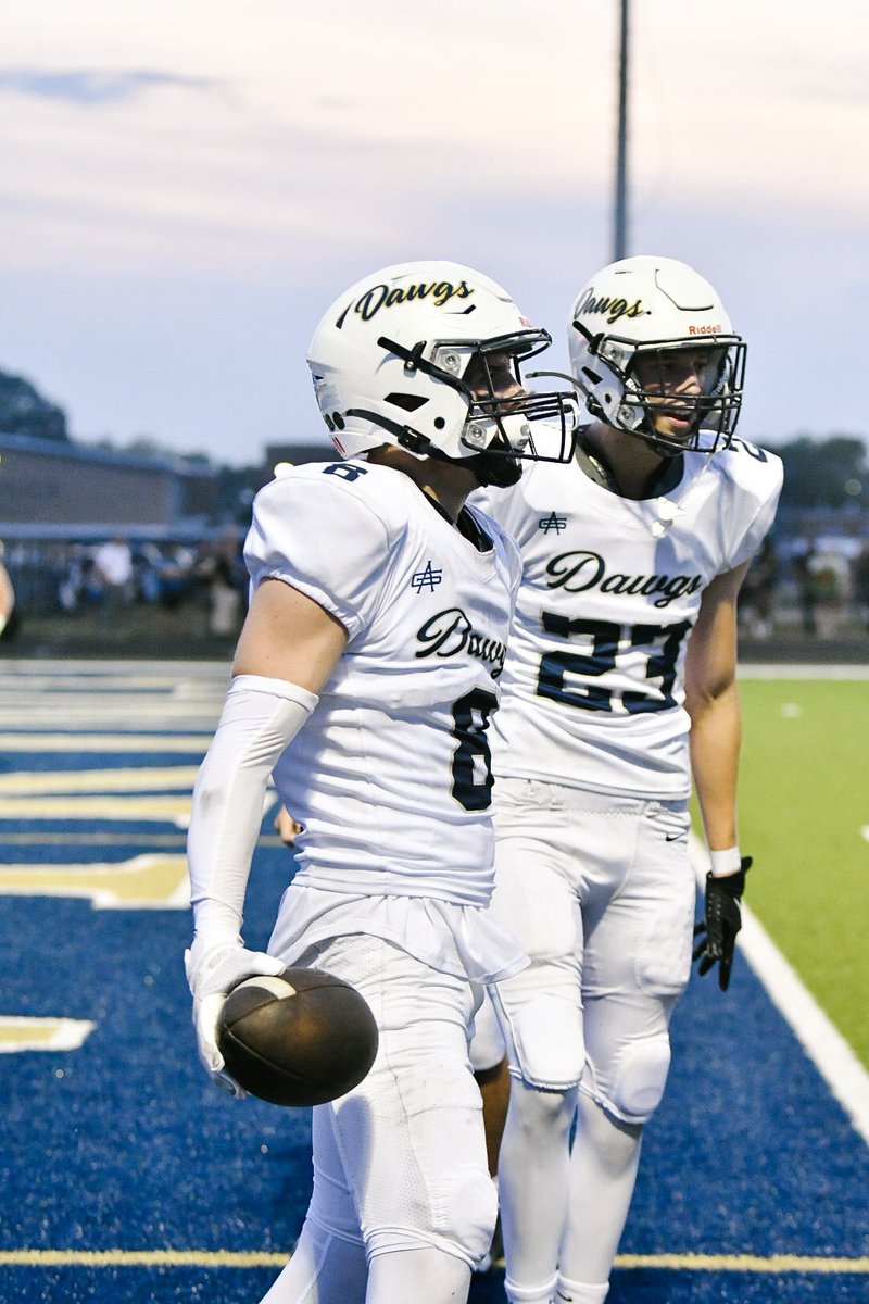 Mid Season Highlights!! (Week 1-6)

Stats 
- 28 Receptions
- 622 Yards
- 6 Touchdowns 
- 1 INT 
- 5 PBU
- 34 Tackles
- 7 TFL

hudl.com/v/2SyLVn