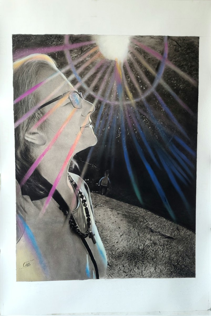 Stanley_wings1's tweet image. Commissioned Drawing made with charcoal and colored pencils on paper✍️