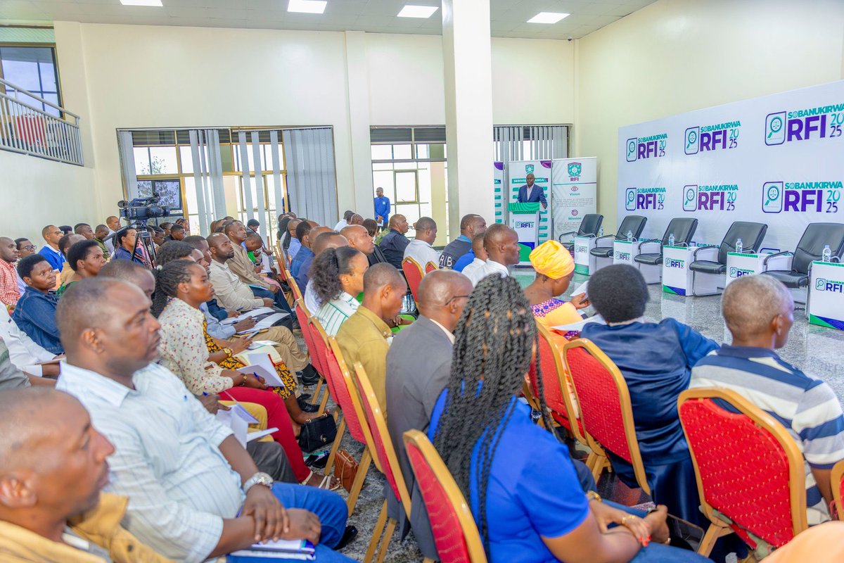 Uyu ni umunsi wa 17 w’ubukangurambaga #SobanukirwaRFI2025, aho abayobozi n’abakozi b’Ikigo cy’Igihugu gishinzwe Ibimenyetso bya Gihanga (Rwanda Forensic Institute <a href="/ForensicsRwanda/">Rwanda Forensic Institute (RFI)</a>) bari mu Karere ka <a href="/NyanzaDistrict/">Nyanza District</a>.

Bahuye n’abayobozi b’inzego zitandukanye z’akarere,