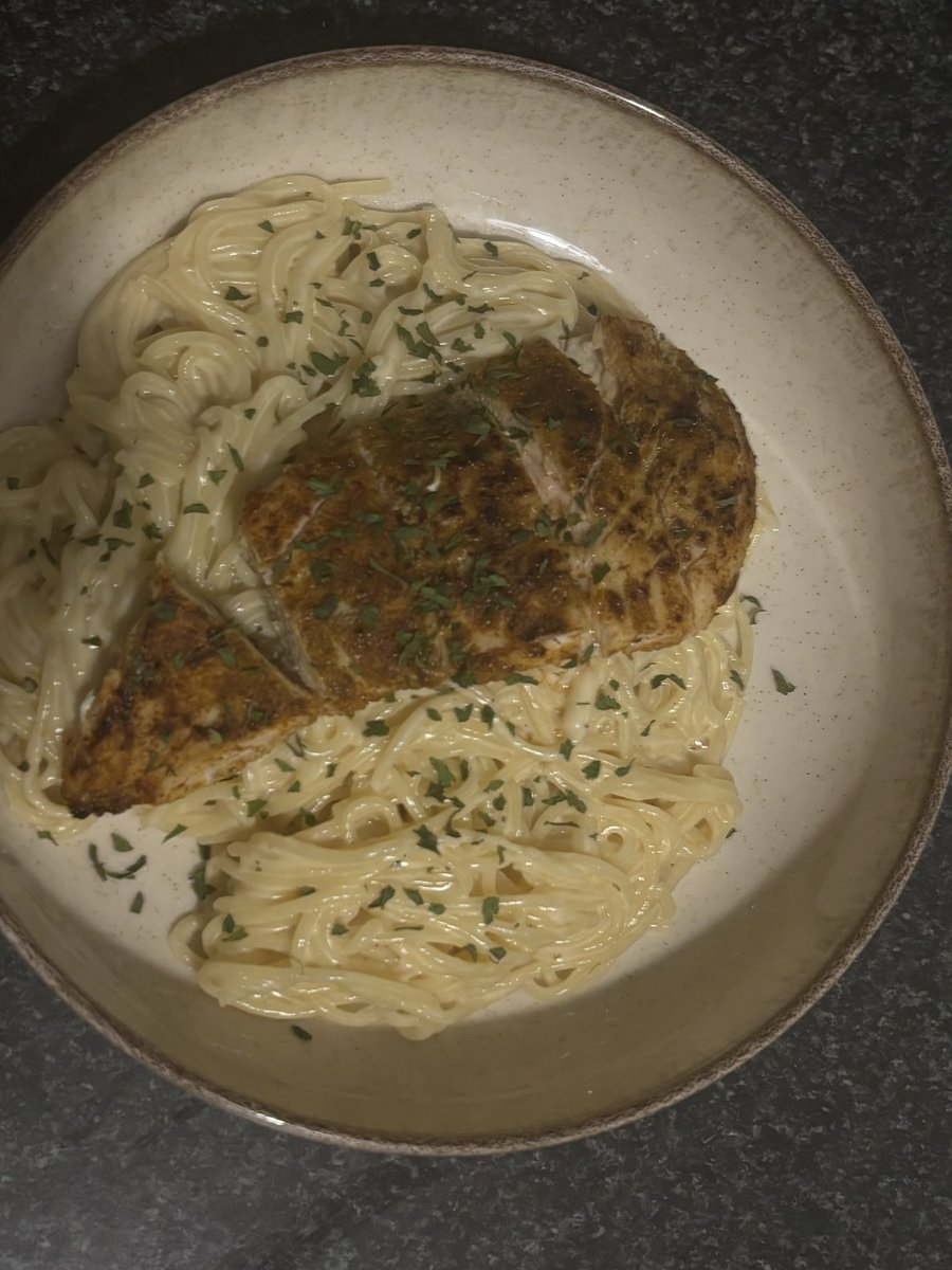 _yoonate's tweet image. yo y lo k como (y cocino)