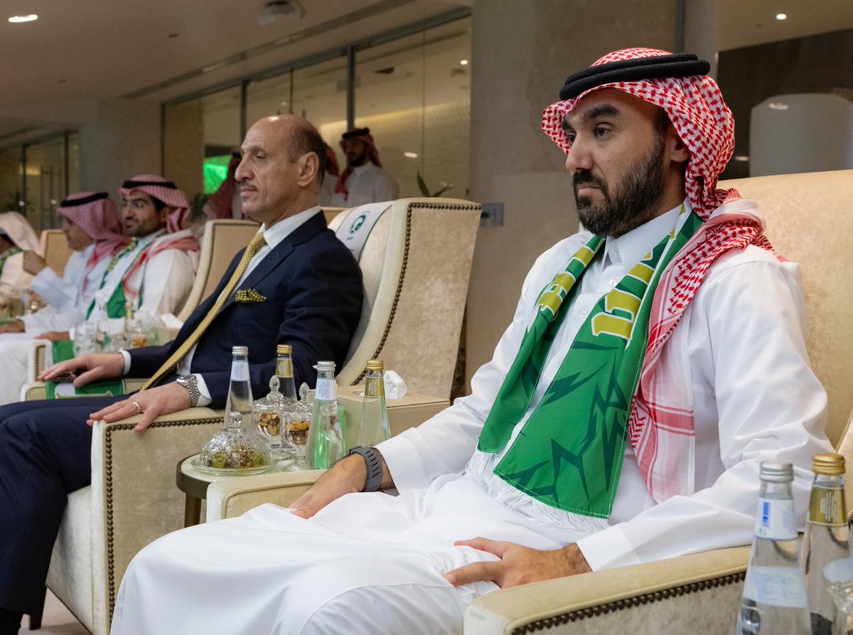 📸| سمو وزير الرياضة <a href="/AbdulazizTF/">عبدالعزيز بن تركي الفيصل</a>  يشهد مباراة منتخبنا الوطني والمنتخب العراقي ضمن الملحق الآسيوي المؤهل لكأس العالم 2026
