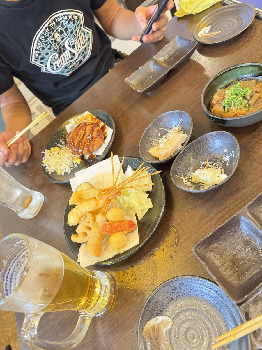 そして今日、最終日は大阪観光しながらともつんのお仕事もしつつ夜ご飯食べたらぶっ通しでようやく帰宅💨💨💨
大阪も楽しかった〜〜〜🙌✨
またゆっくり遊びに行きたい！
ともつんも長時間の運転ありがとう😭
お疲れ様でした🙏