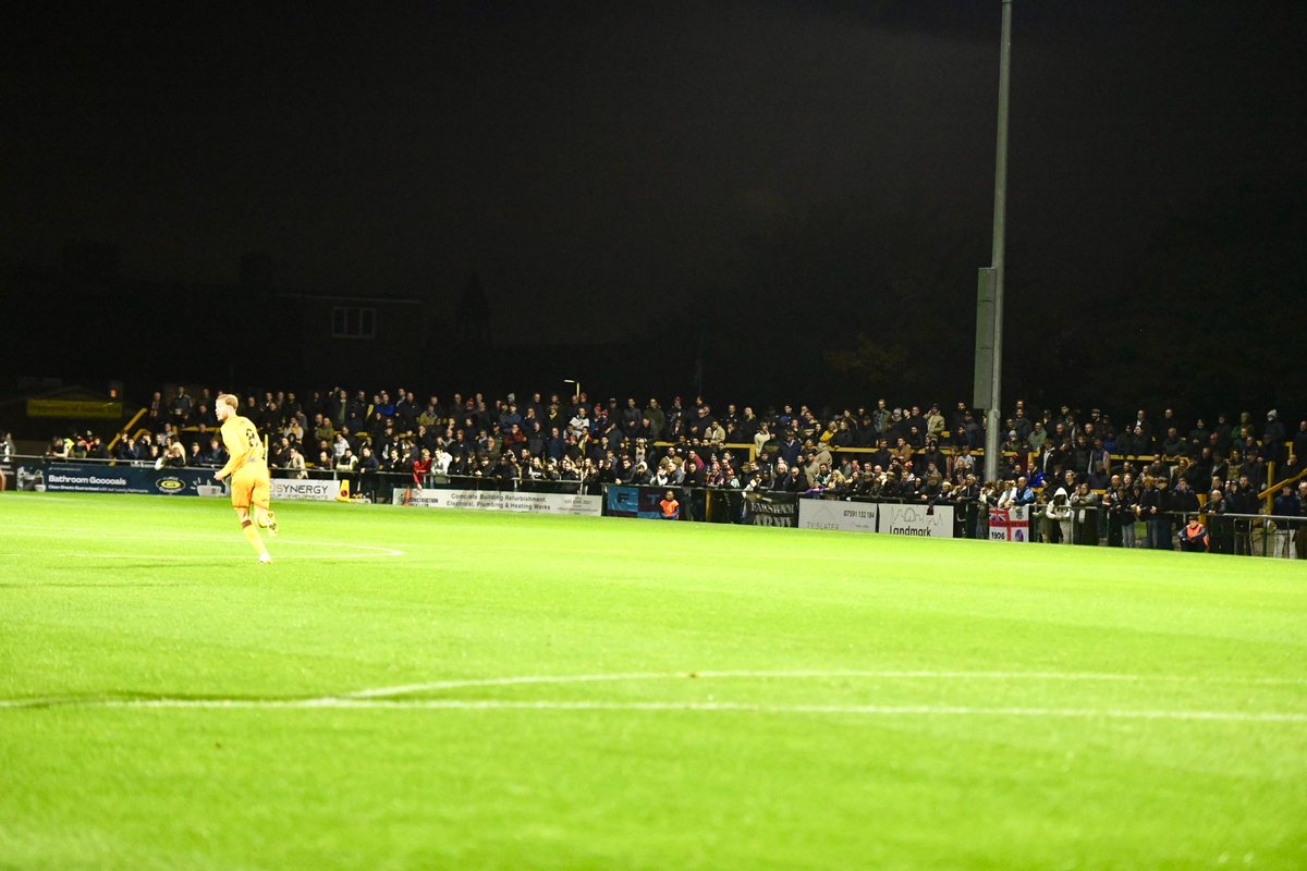 FarnhamTownFC's tweet image. A packed-out away end at Gander Green Lane tonight. 👏
