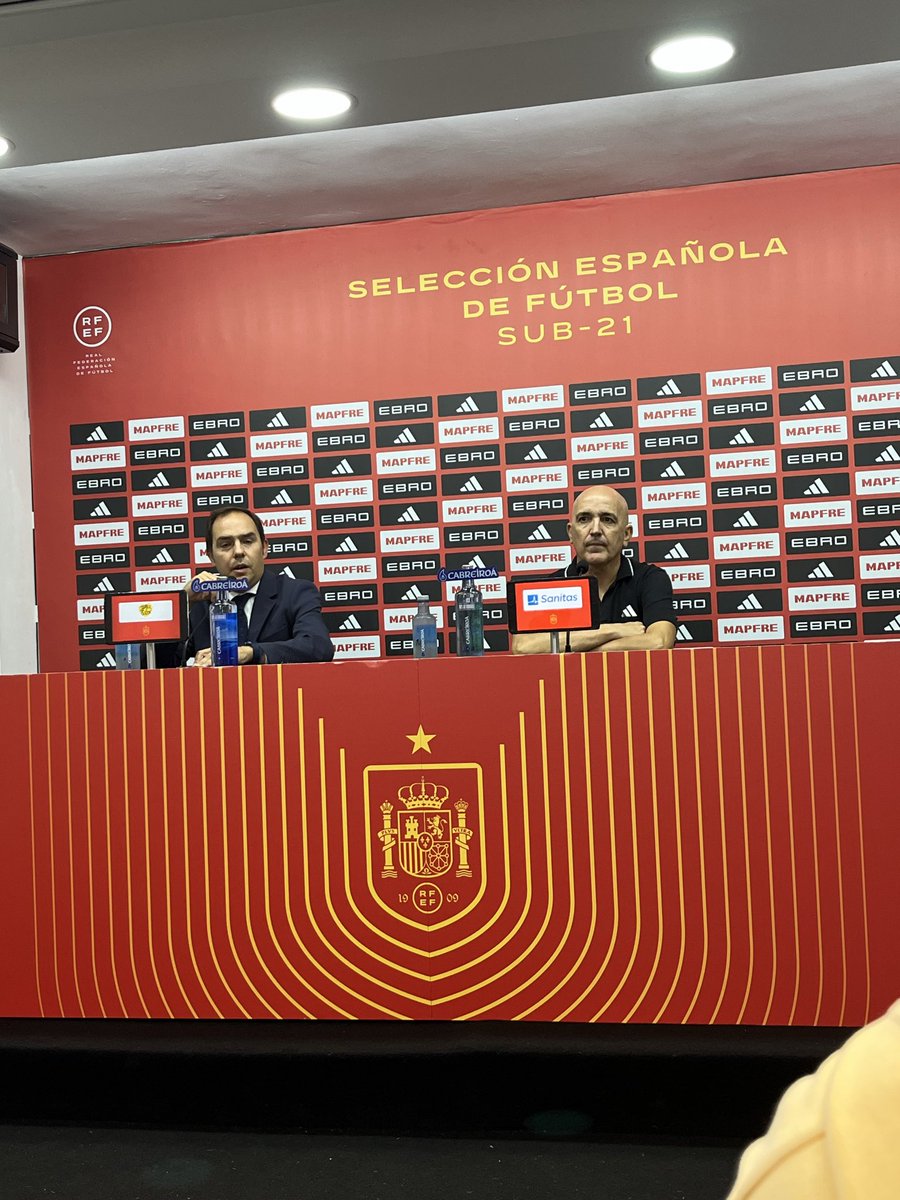 🗣️David Gordo en rueda de prensa post partido: 

👏🏻“Quiero mostrar a todos los aficionados nuestra gratitud por haber venido”

🙌🏻“Han sido parte fundamental para que el equipo haya ganado, sobre todo en ese segundo gol en los minutos finales . Ha sido muy emocionante” 

#U21EURO