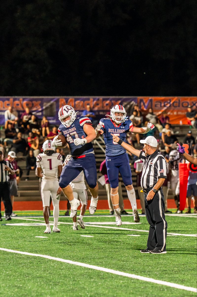 Great win last Friday vs E.C Glass!! Amazing dominant performance by everyone across the board with a 42-3 blowout! 

Stats : 
9 Tackles 
3 Catches for 18 Yards 
3 Pancakes 
2 TFL’s 
2 QB Pressures (1 Hit)
1 Touchdown Reception 

hudl.com/v/2SyQLs