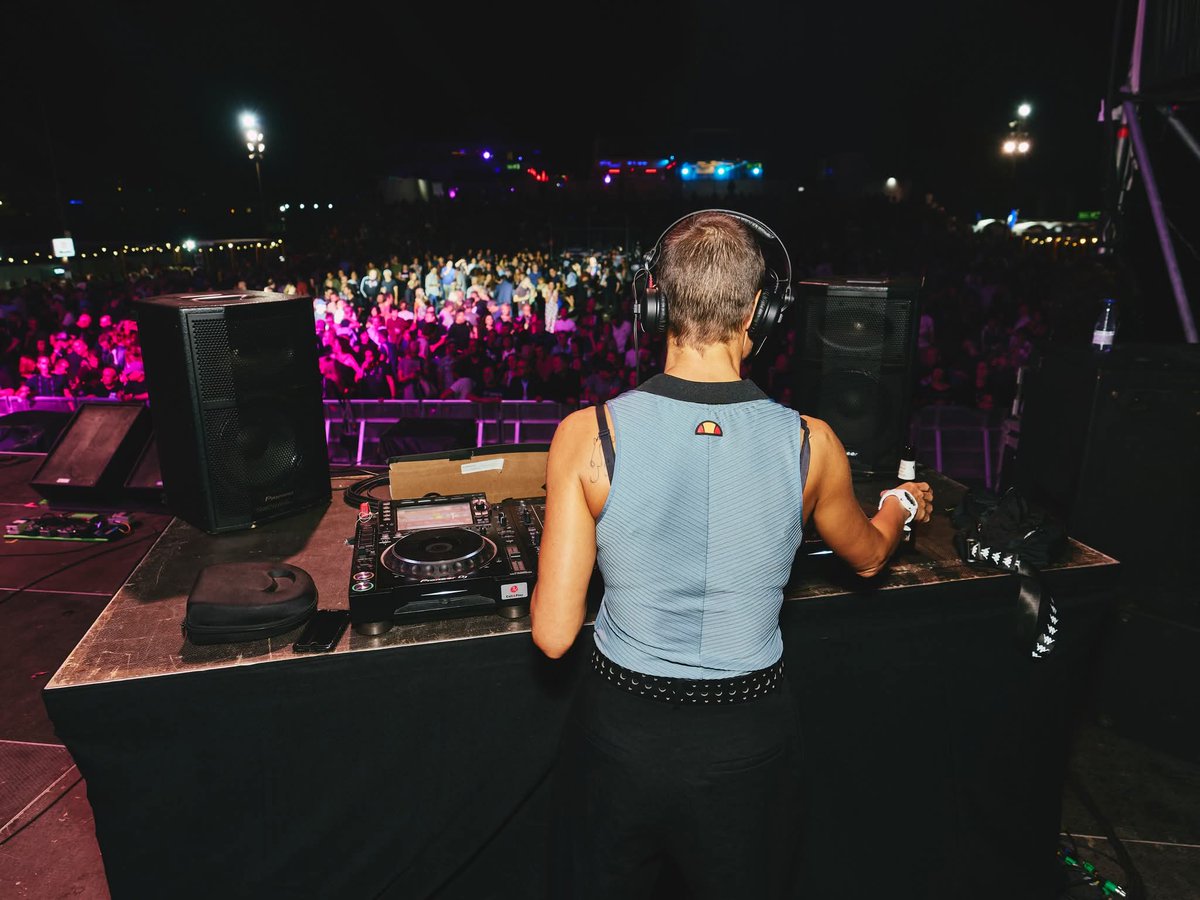 ✨ Alesa Dj ✨ VisorFest 2025 
¿Le pedimos a @alesadj que nos pase el link de sus sesiones de viernes y sábado ? 🙋🏼‍♀️🙋🏼‍♀️🙋🏼‍♀️🙋🏼‍♀️

📸 @luisperez.contreras