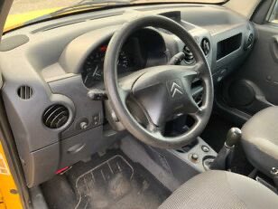 GidiOracle01's tweet image. Holup ! I just got the maddest deal ever tonight. And couldn’t want to show y’all 

Can’t afford to cop a korope cargo bus because of how expensive it is? Don’t worry pick up this 2007 Citroen Berlingo
Going for a huge sum of N172,500.. Zero Faults !