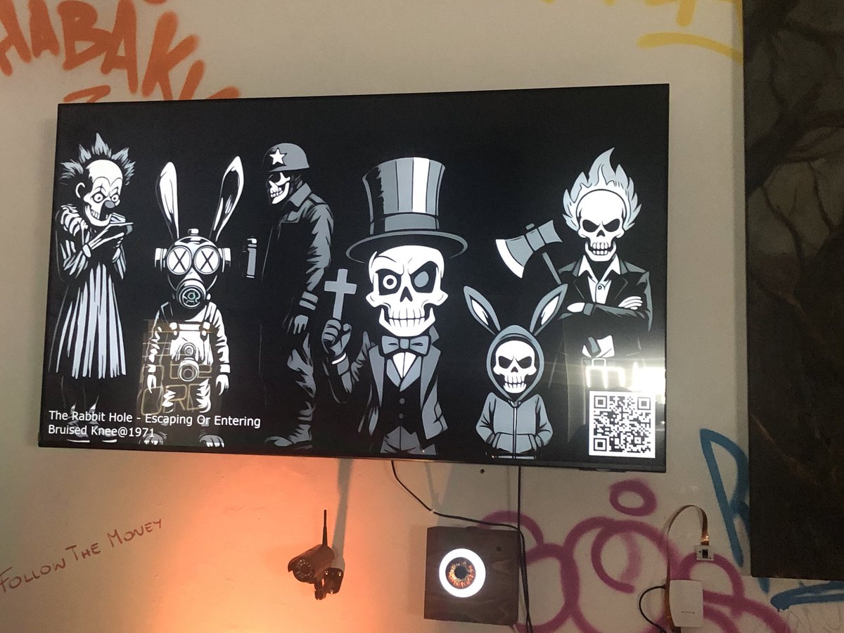 BruisedKnee1971's tweet photo. I last had my work in an exhibition for my degree 26 years ago, 26 years later I’m seeing my art in a revolutionary new approach to gallery shows #EXPOS3D great work @trevorjonesart and his team and all the amazing uk artists on show tonight https://t.co/w2CRlnhbnN
