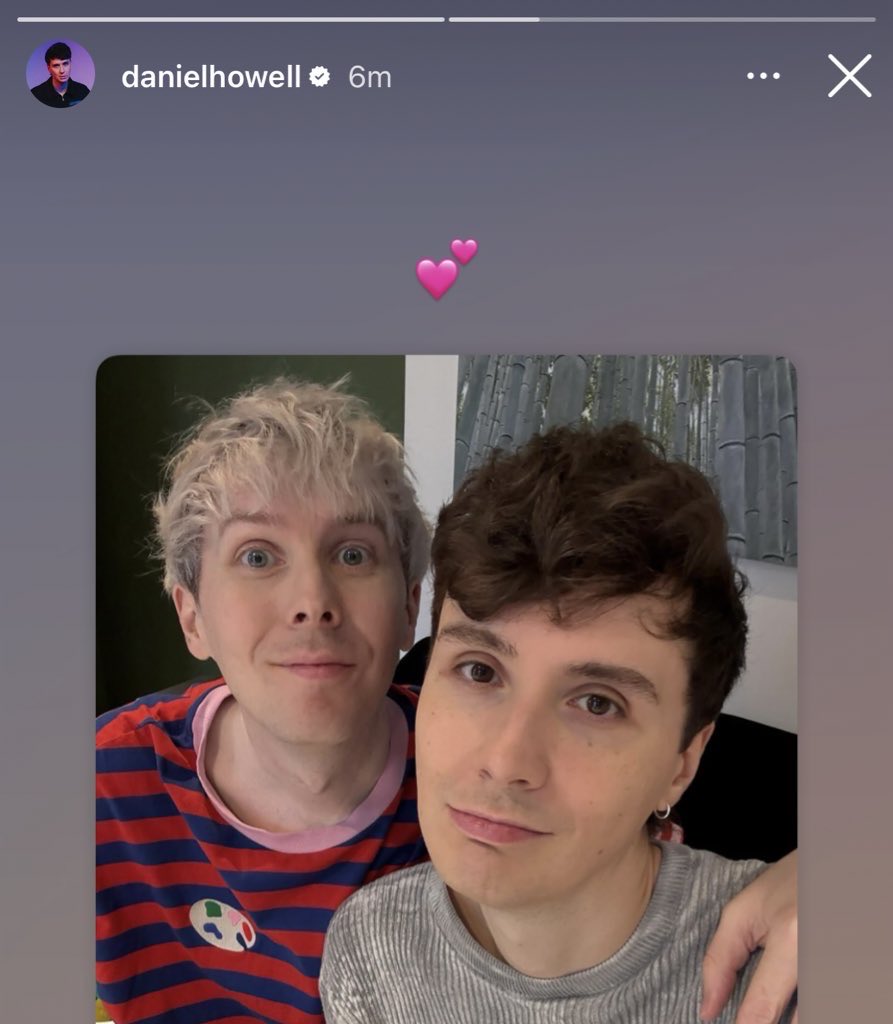 siriuslymike's tweet image. look at me Iโm dan howell and iโve met my favorite youtuber when i was 18 and he fell in love with me and heโs been my one and only boyfriend for 16 years and weโre living together in our forever home that we bought together, girl fuck you