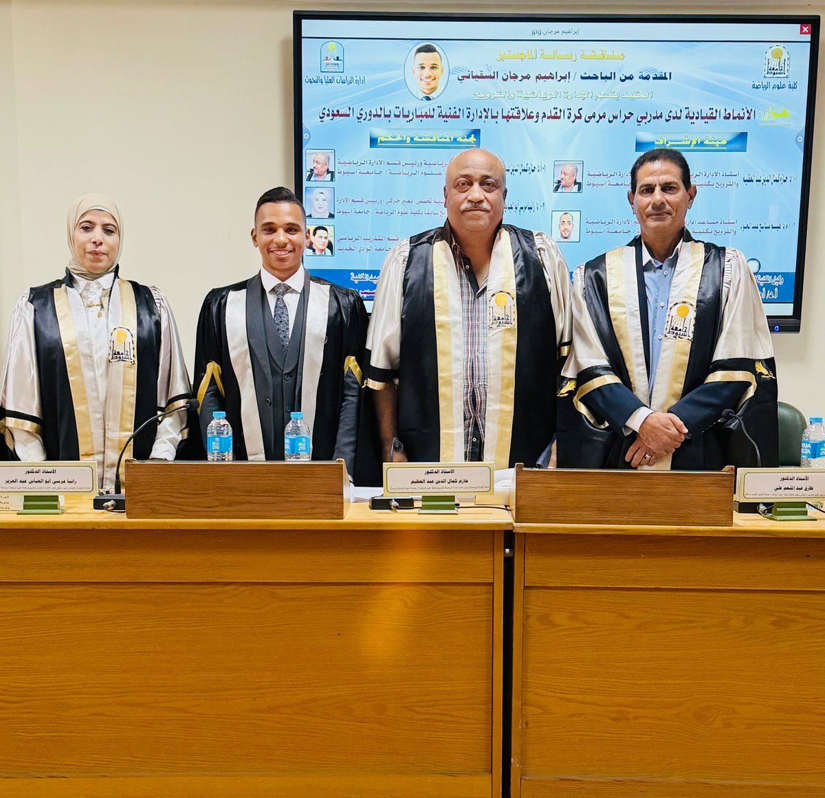 alsugayani's tweet photo. 🎓 بكل فخر وسعادة، أُعلن حصولي على درجة الماجستير في الإدارة الرياضية برسالة وعنونها (الانماط القيادية لدى مدربين حراس المرمى كرة القدم وعلاقتها بالادارة الفنية للمباريات بالدوري السعودي )، بعد رحلة مليئة بالتحديات والتعلّم والتطور.
هذا الإنجاز لم يكن ليحدث لولا توفيق الله أولاً https://t.co/faKkJ3zHoA