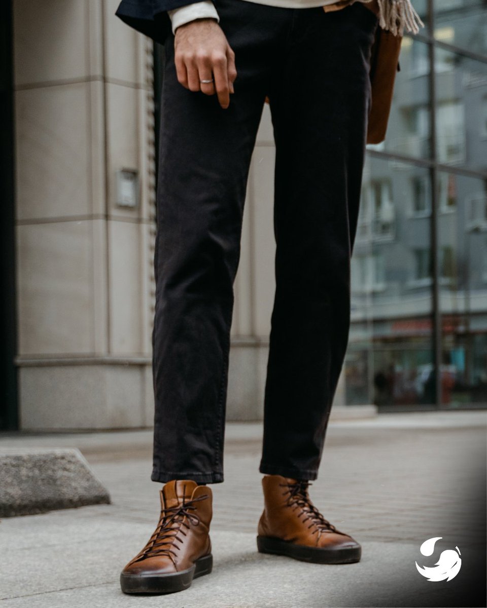 GECleaners's tweet image. Having old favorites tailored is a great way to extend the life of your wardrobe.✂️📐

#GreenEarthCleaning #ClosetFavorites #Tailoring