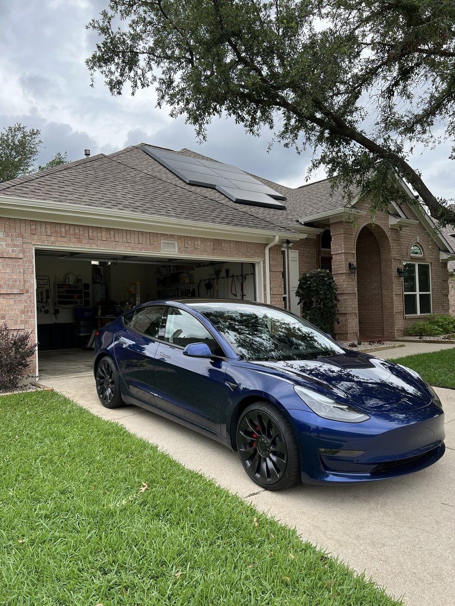 TechOperator's tweet image. Tesla Solar and Powerwalls allow me to charge my car and power my home when the grid power goes down. 🫡