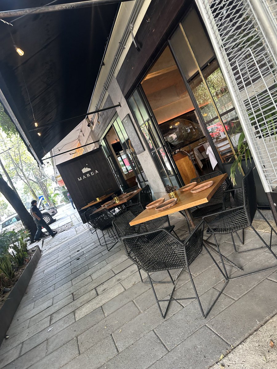 CesCasey tweet media