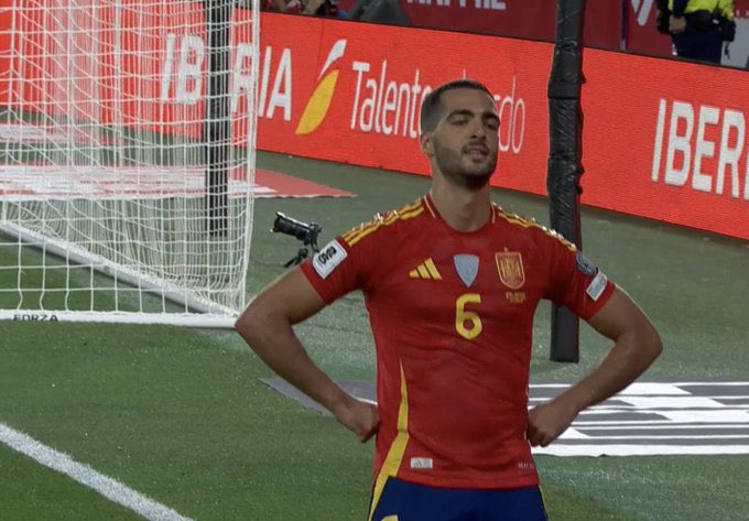 AguataFirstSon's tweet photo. SPAIN TAKE THE LEAD! 🇪🇸🔥
Mikel Merino finishes it off in style after a genius pre-assist from Pedri — the vision, the control, the class… pure Spanish football at its finest! 💫⚽️
#ESPBul #Spain #Merino #Pedri https://t.co/2WajVhDwhq