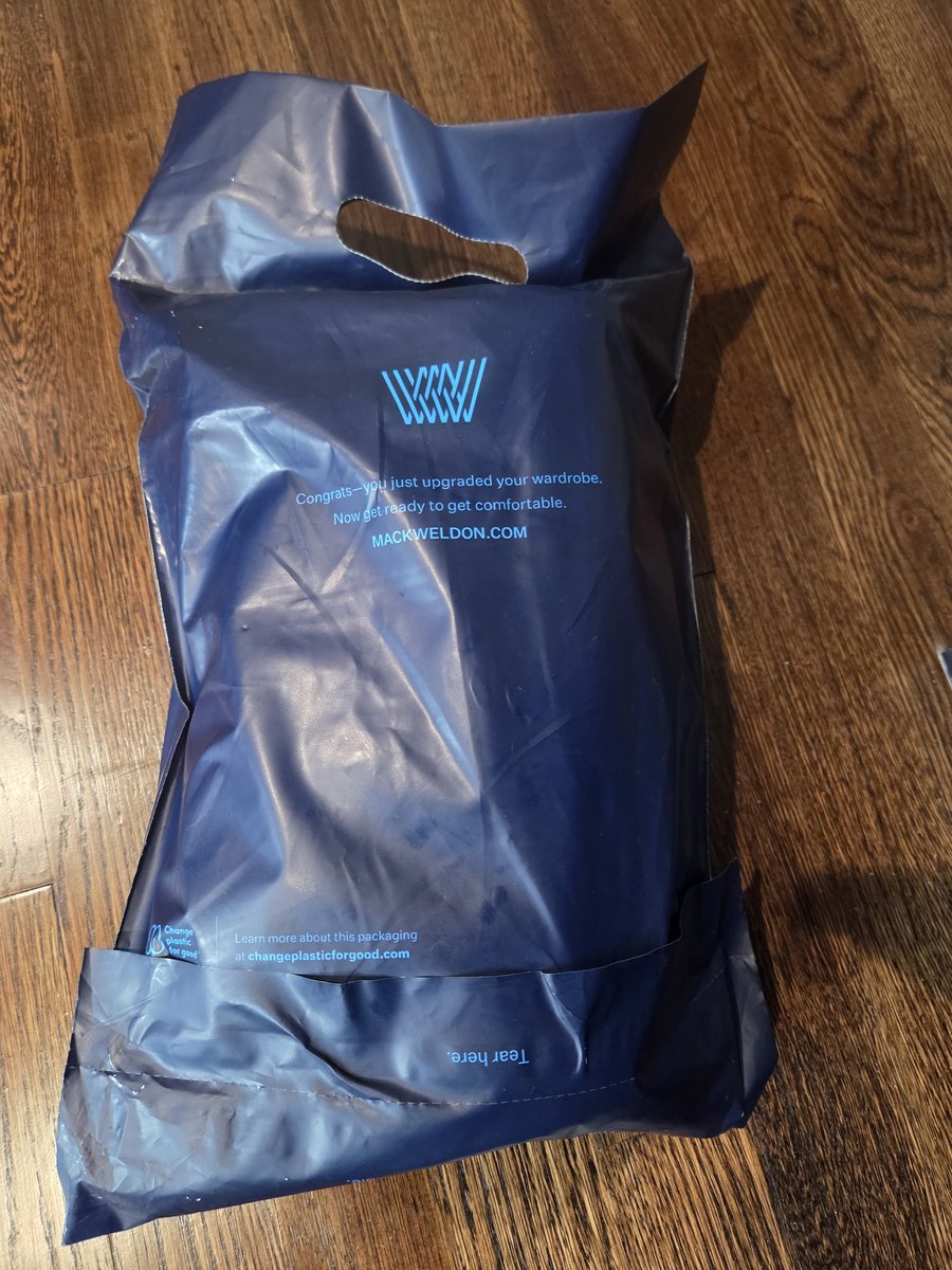 Twatsicle's tweet photo. @mackweldon who stuffs a $240 blazer into a plastic bag and ships it? https://t.co/nvlMlk35Zm