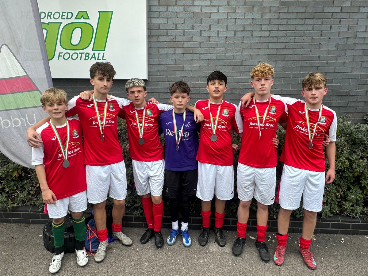 ⚽️⚽️⚽️⚽️⚽️⚽️

Another great day at the URDD 5 aside tournament in Cardiff. 
Year 9/10 team made it through to the final, but didn't quite have enough to be crowned champions. 
Year 7/8 played well, but missed out on qualifying out of the group on goal difference.