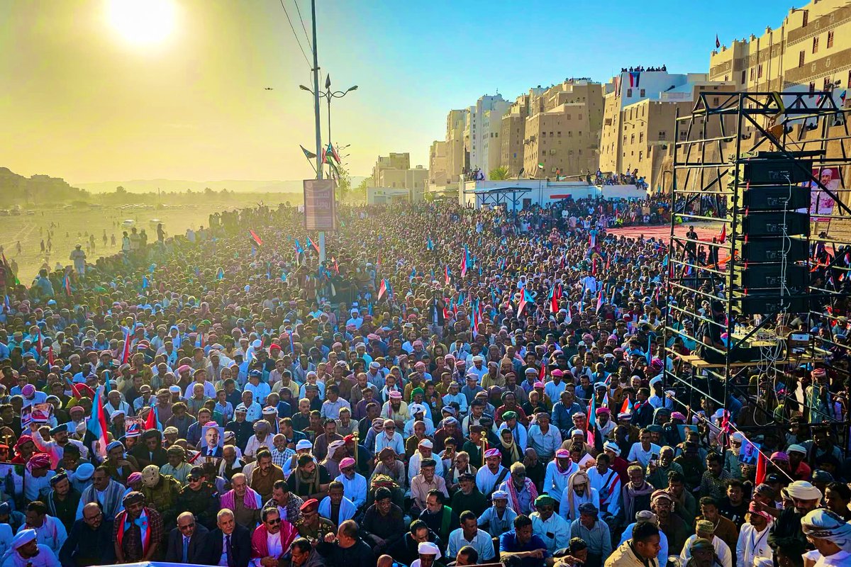 حضرموت قالت كلمتها في الأمس و اليوم والغد وحتى قيام الساعة جنوبية اصيلة وان بكاء الحاقدين و اذناب الزيود .