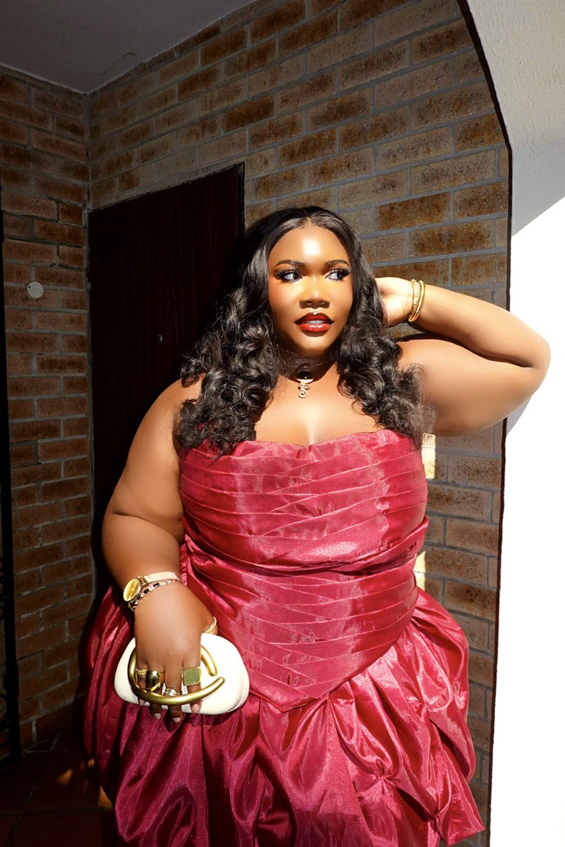 oyindachekwas's tweet photo. Fck it up ‘cos it’s my birthday! 🎉 🥳

👗: @Wtaylor_ng https://t.co/2u2U65WLJW